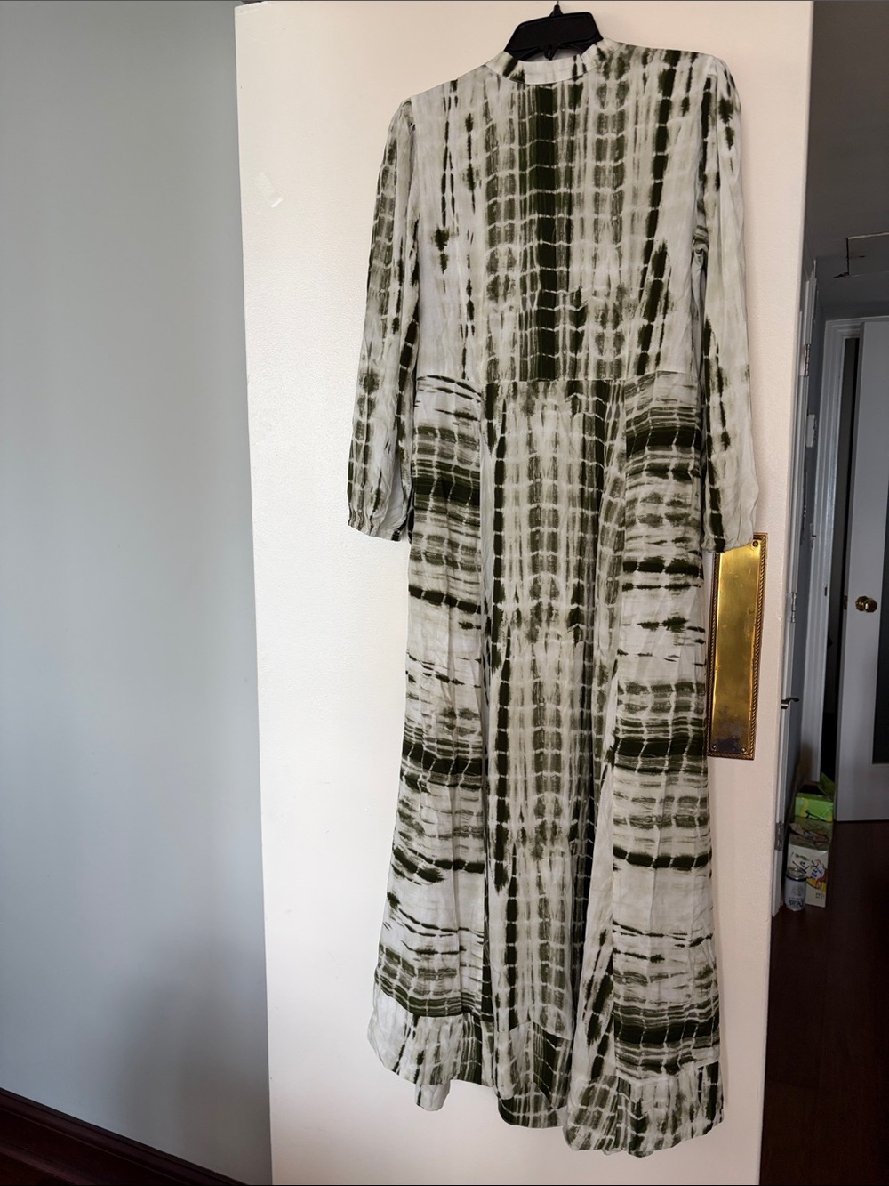 Dress - Picture 3 of 4